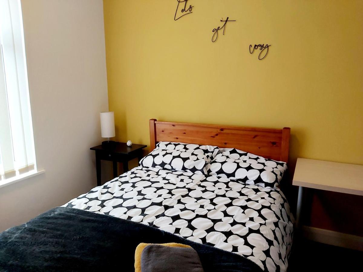 Comfy 4 Bed Home Away From Home Coventry Dış mekan fotoğraf