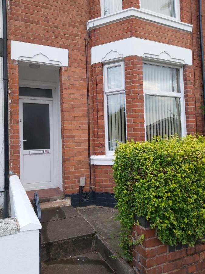 Comfy 4 Bed Home Away From Home Coventry Dış mekan fotoğraf